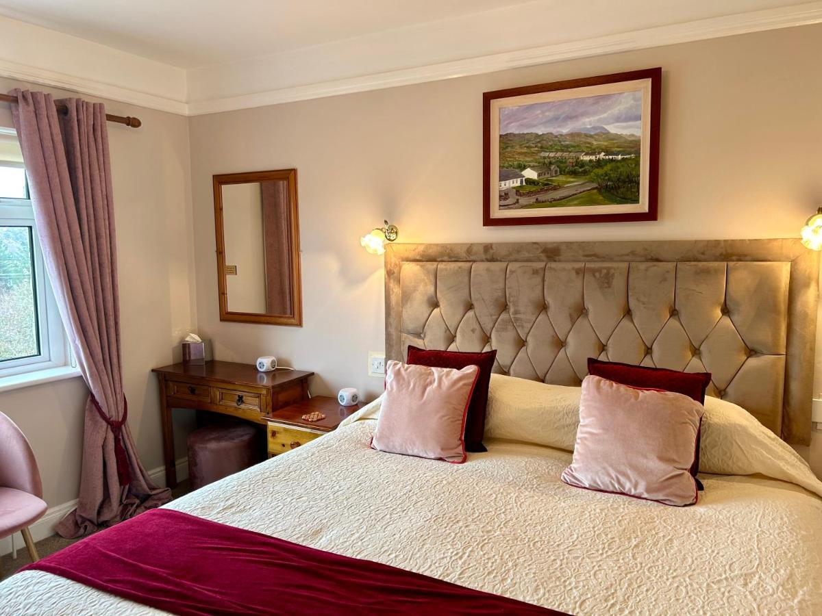 Buttermilk Lodge Guest Accommodation Клифдън Екстериор снимка